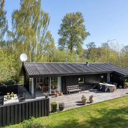 Nice Home In Hornbaek With Kitchen Extérieur photo