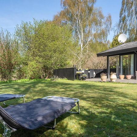 Nice Home In Hornbaek With Kitchen Extérieur photo