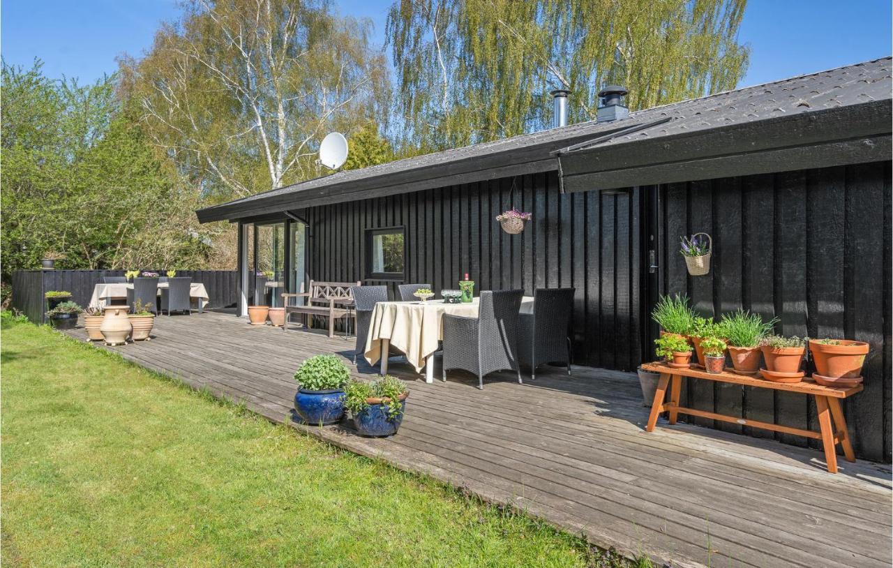 Nice Home In Hornbaek With Kitchen Extérieur photo