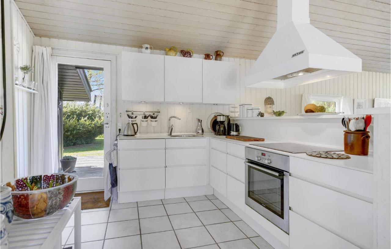 Nice Home In Hornbaek With Kitchen Extérieur photo