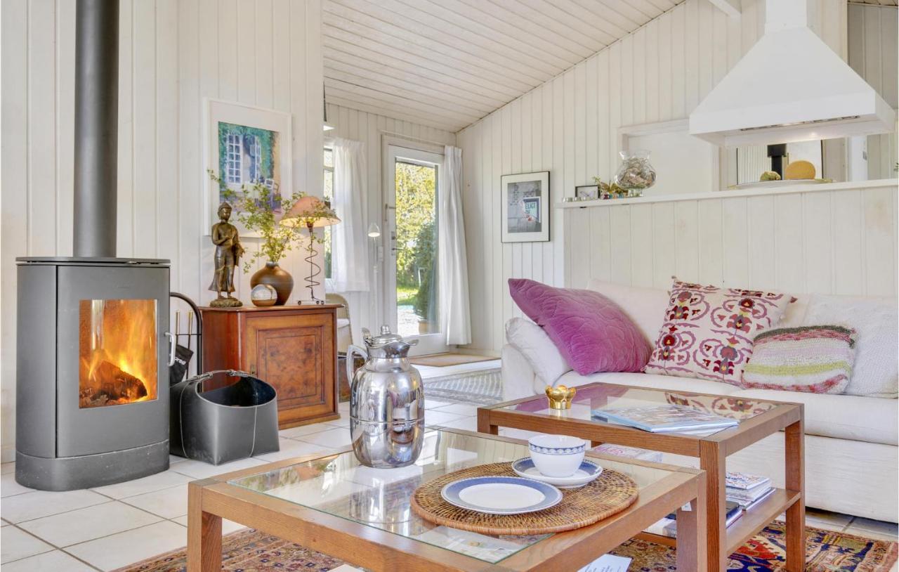 Nice Home In Hornbaek With Kitchen Extérieur photo
