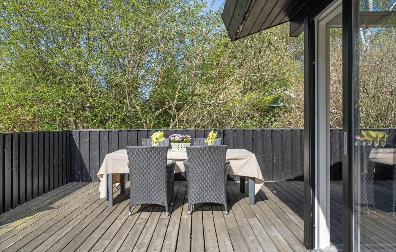 Nice Home In Hornbaek With Kitchen Extérieur photo