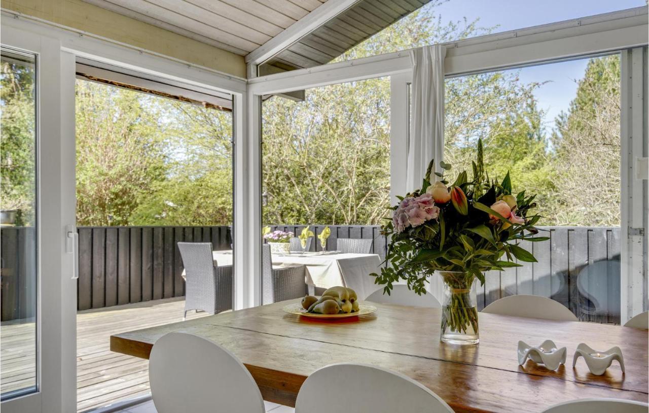 Nice Home In Hornbaek With Kitchen Extérieur photo