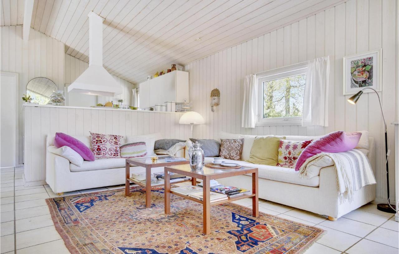 Nice Home In Hornbaek With Kitchen Extérieur photo