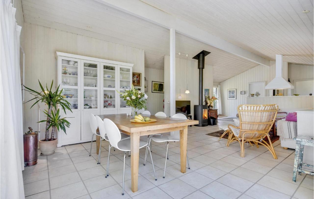Nice Home In Hornbaek With Kitchen Extérieur photo