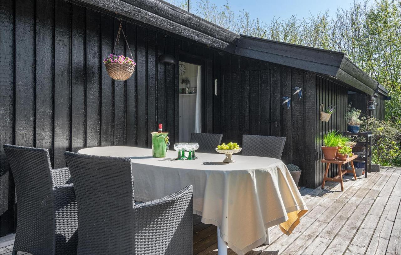 Nice Home In Hornbaek With Kitchen Extérieur photo
